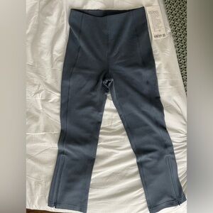 Lulu Lemon Ribbed Softstreme Zip-leg HR Crop 25”